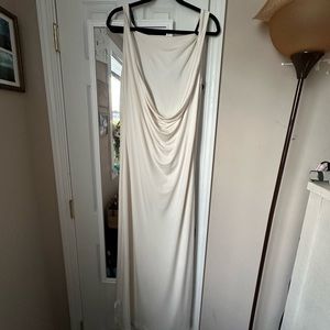 beautiful ivory “how to lose a guy in 10 days” dress. only worn twice.